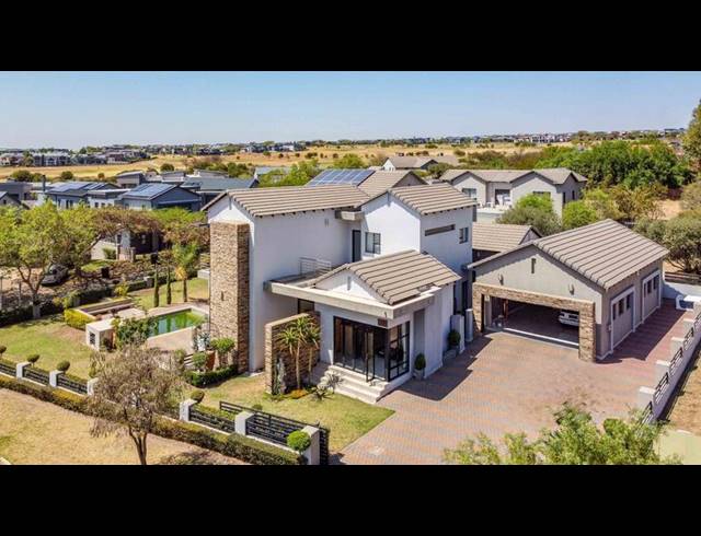 5 BEDROOM HOUSE FOR SALE IN COPPERLEAF ESTATE